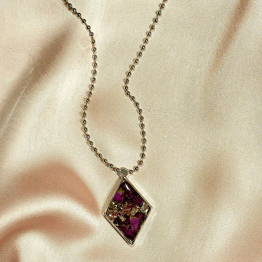 Diamond Shape Resin Necklace