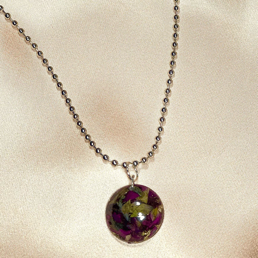 Round Shape Resin Necklace