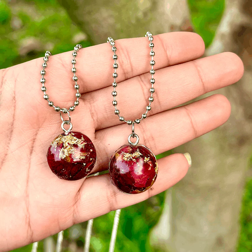 Round Shape Resin Necklace