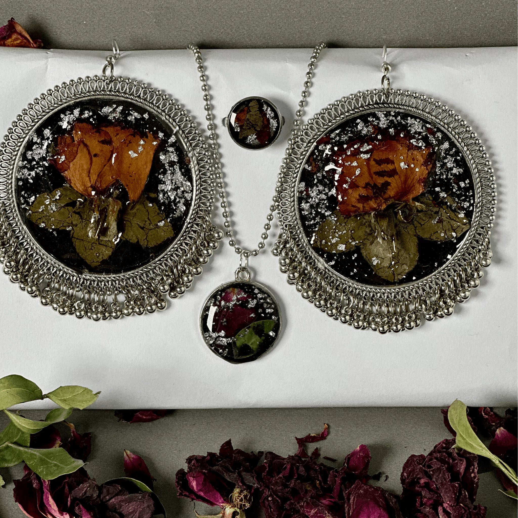 Vintage Vine Resin Jhumkas