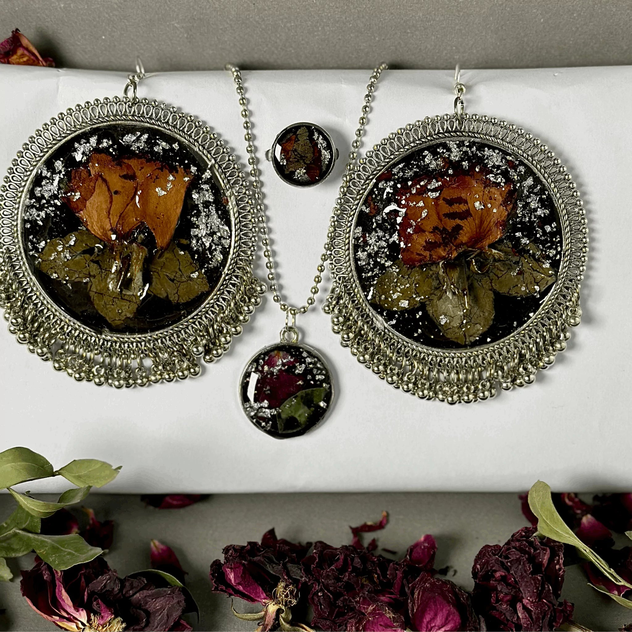 Vintage Vine Resin Jhumkas